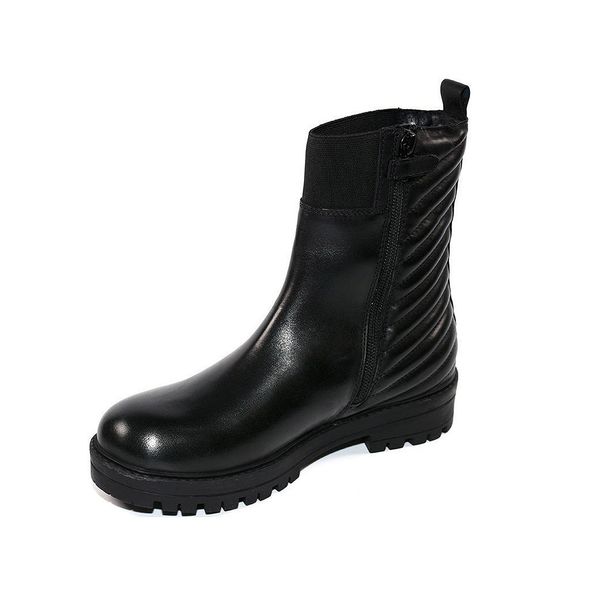 Annaba Gioseppo Botín Botín de piel con elástico lateral. Planta de piel con acolchado de látex y forro de poliéster reciclado. Annaba Gioseppo Botín Botín de piel con elástico lateral. Planta de piel con acolchado de látex y forro de poliéster reciclado.