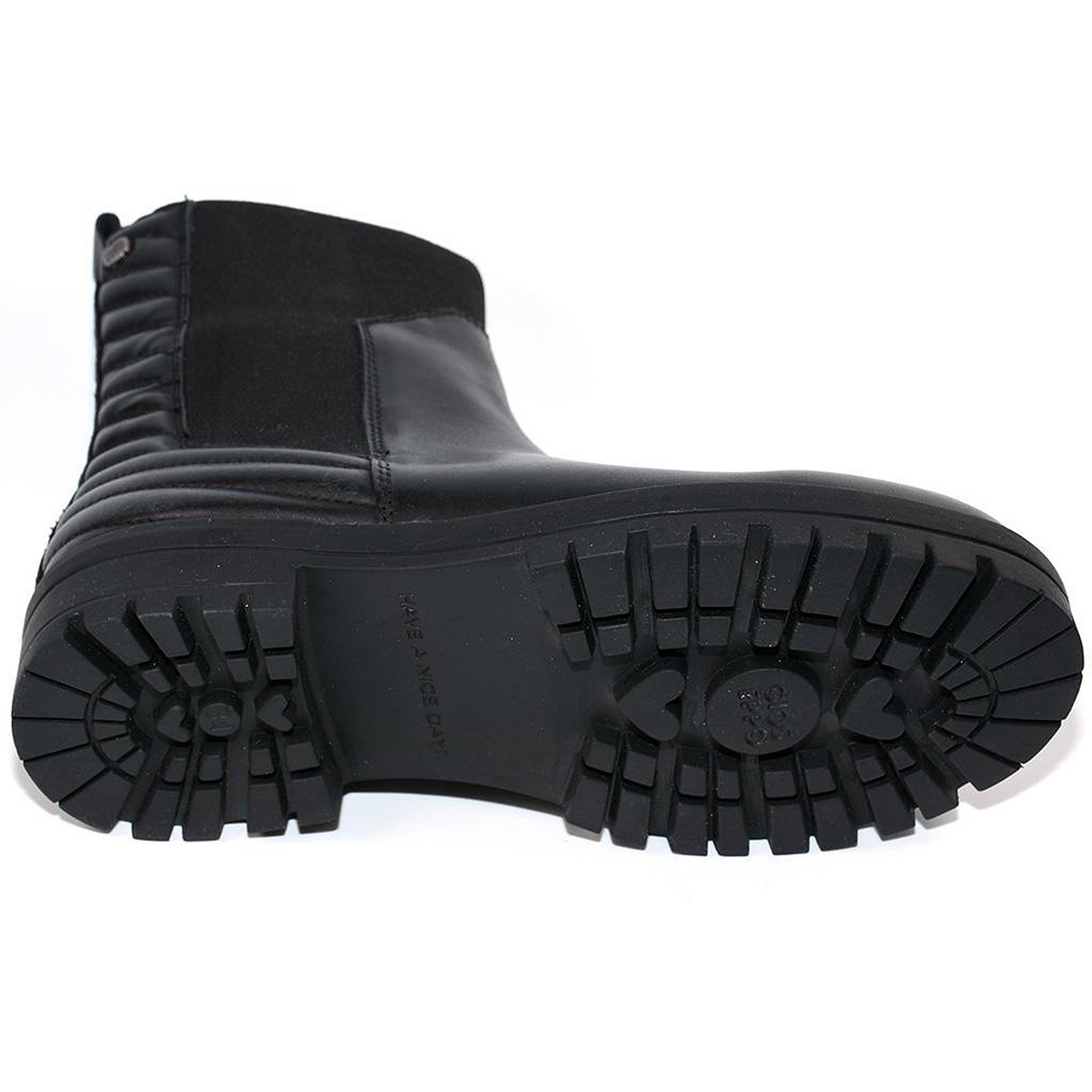 Annaba Gioseppo Botín Botín de piel con elástico lateral. Planta de piel con acolchado de látex y forro de poliéster reciclado. Annaba Gioseppo Botín Botín de piel con elástico lateral. Planta de piel con acolchado de látex y forro de poliéster reciclado.