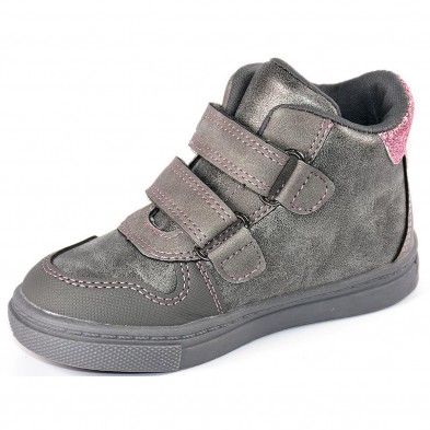 2001 Crecendo Botín Comprar Botín sintético. Forro y plantilla textil acolchado. Cierre con doble velcro ajustable. Piso de goma 2001 Crecendo Botín Comprar Botín sintético. Forro y plantilla textil acolchado. Cierre con doble velcro ajustable. Piso de goma