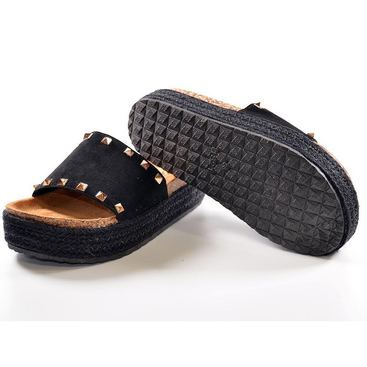 21053 Isteria  Zueco Chancla Zueco Material Antelina Con Pala Ancha Y Remaches. Planta Bio Con Piso Plataforma Forrado en Yute. 