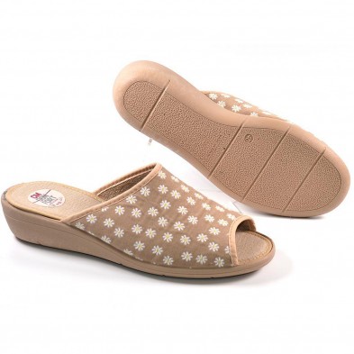10219 Cm Confort Chancla Chancla textil con estampado en flores y puntera abierta. Plantilla acolchada para un máximo confort. 10219 Cm Confort Chancla Chancla textil con estampado en flores y puntera abierta. Plantilla acolchada para un máximo confort.