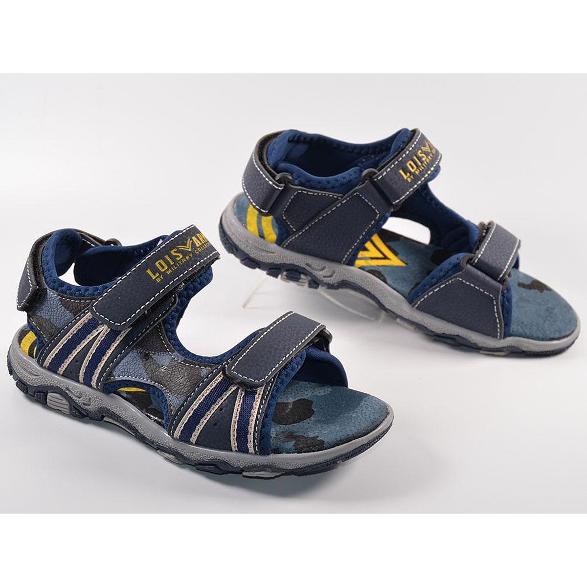 83811 Lois Sandalia Sandalia sintética, forro interior textil, plantilla acolchada. Cierre con doble velcro en empeine y uno en 