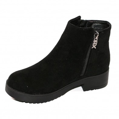 57371 Xti Kids Botín 57371 XTI KIDS. Botín en antelina, forro interior y plantilla textil acolchado. Cierre con cremallera inter