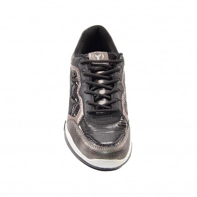 Evania Yumas Sneaker Sneaker en nylon, forro textil y plantilla confort látex. Cierre en cordones para un máximo ajuste. Piso de