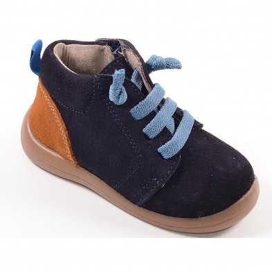 52001 Xiquets Botín Comprar Botín en serraje piel, forro textil acolchado. Cierre en cordones elásticos y cremallera en lateral  52001 Xiquets Botín Comprar Botín en serraje piel, forro textil acolchado. Cierre en cordones elásticos y cremallera en lateral