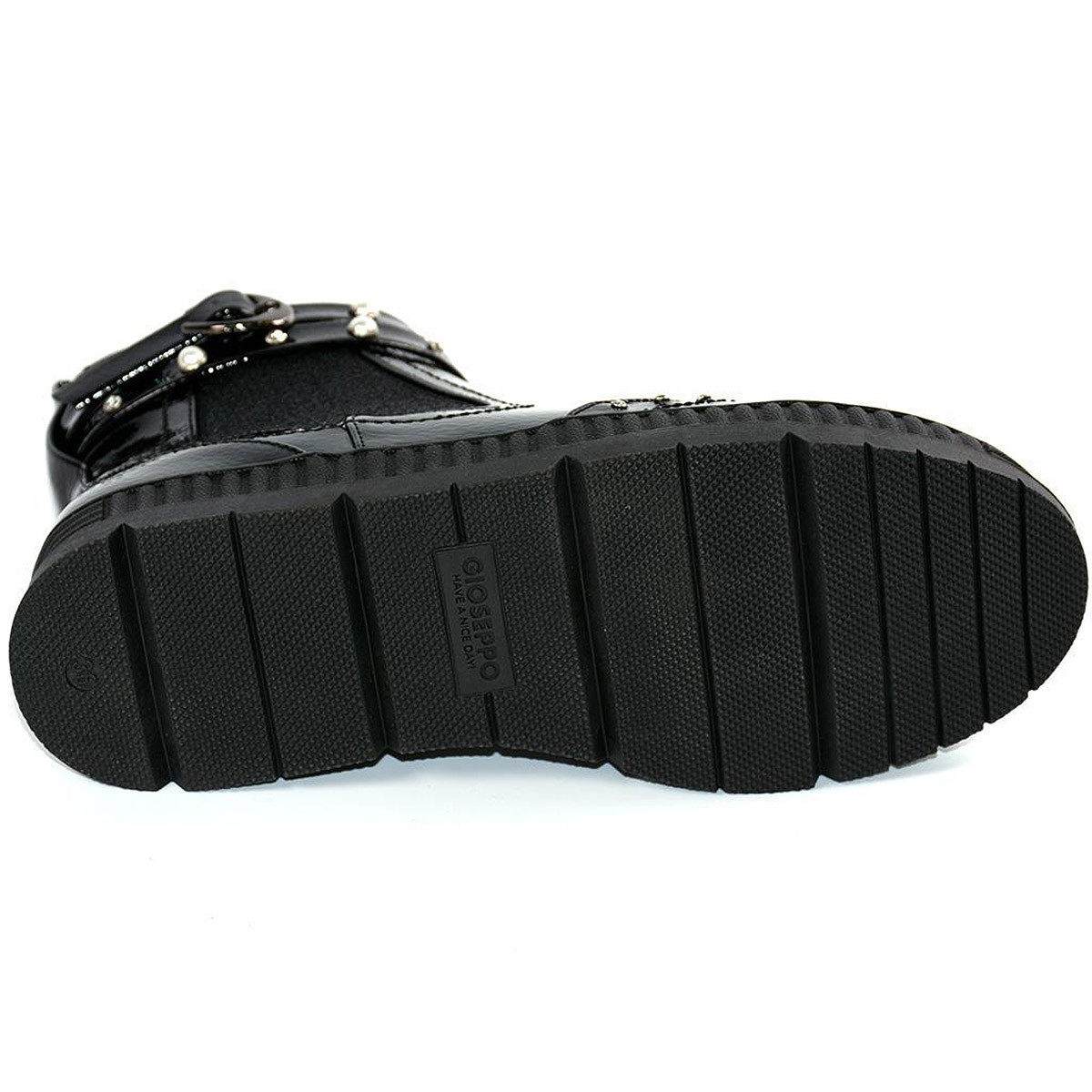 56357 Gioseppo Botín Botín de charol. Forro textil, con cierre en cremallera interior y elástico exterior. Piso de goma antidesl 56357 Gioseppo Botín Botín de charol. Forro textil, con cierre en cremallera interior y elástico exterior. Piso de goma antidesl