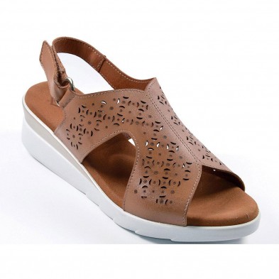 Urbi3 Desireé Sandalia URBI3 DESIREÉ. Sandalia en piel, con calados que forman unos bonitos dibujos. Forro de piel y plantilla a Urbi3 Desireé Sandalia URBI3 DESIREÉ. Sandalia en piel, con calados que forman unos bonitos dibujos. Forro de piel y plantilla a