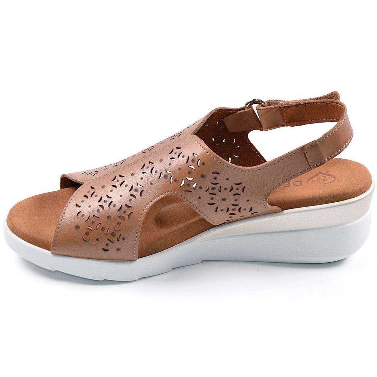 Urbi3 Desireé Sandalia URBI3 DESIREÉ. Sandalia en piel, con calados que forman unos bonitos dibujos. Forro de piel y plantilla a Urbi3 Desireé Sandalia URBI3 DESIREÉ. Sandalia en piel, con calados que forman unos bonitos dibujos. Forro de piel y plantilla a