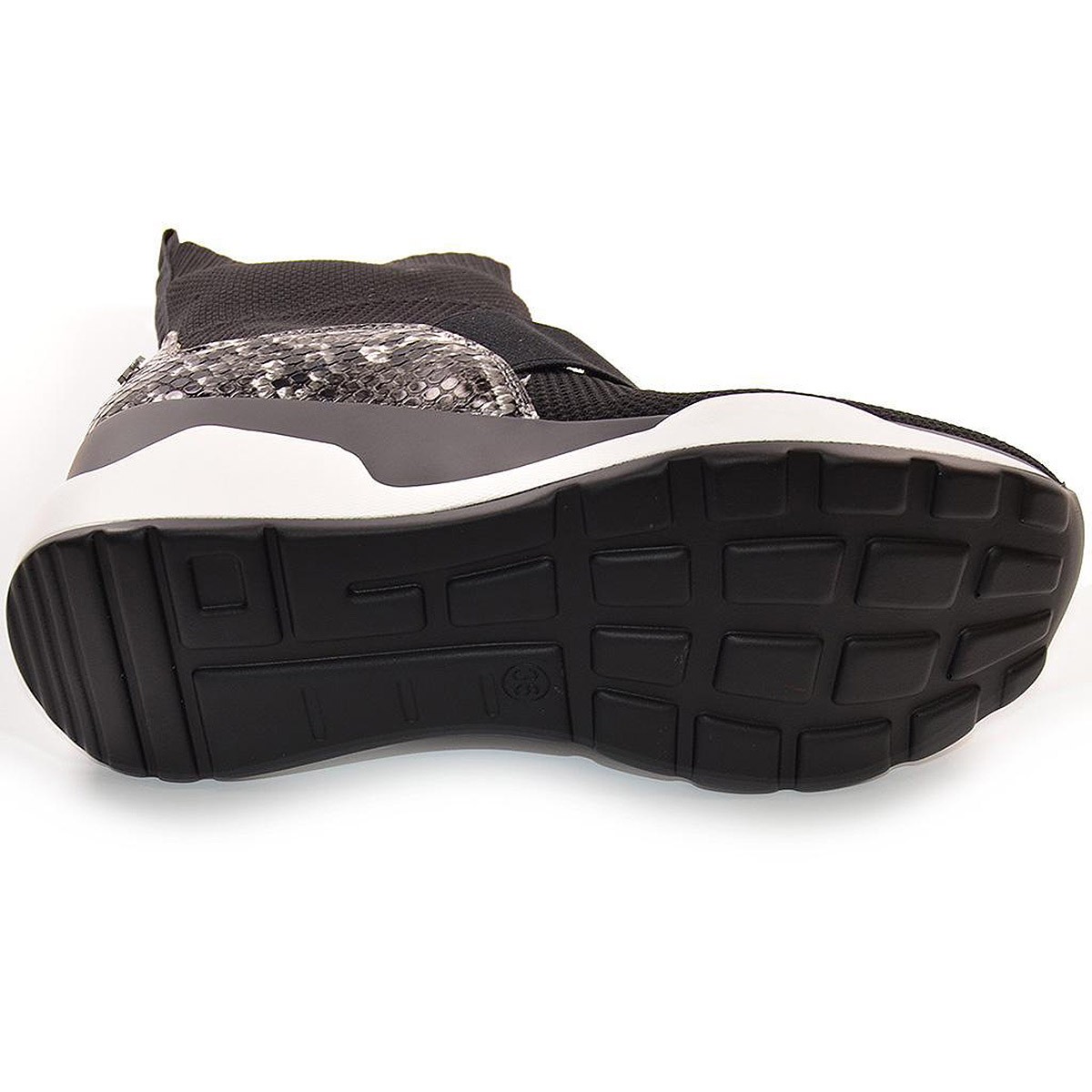 Bruna Yumas Botín Comprar Botín sneaker en lycra y sintético animal print. Forro transpirable y plantilla muy confortable. Piso  Bruna Yumas Botín Comprar Botín sneaker en lycra y sintético animal print. Forro transpirable y plantilla muy confortable. Piso