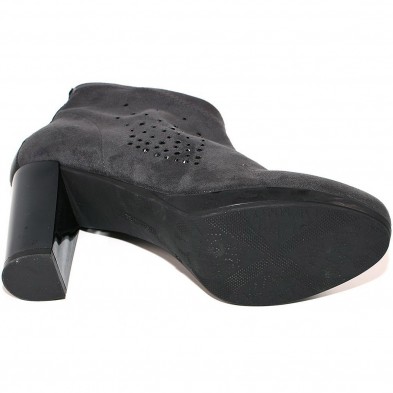 82544 Desireé Botín Comprar Botín en ante sintético con lycra y forro textil. Plantilla confort para. Plataforma de caucho antid 82544 Desireé Botín Comprar Botín en ante sintético con lycra y forro textil. Plantilla confort para. Plataforma de caucho antid