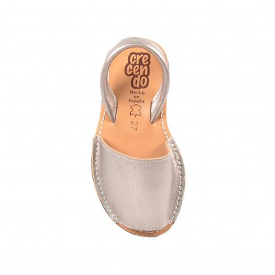 T-1-C. Crecendo Sandalia Ibicenca Sandalia Ibicenca en material piel, con cierre de velcro ajustable. Planta en piel y piso de g