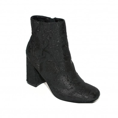 11718 D'Angela Botín Comprar Botín en textil, forrado interior textil y cierre con cremallera interior. Piso de caucho con tacón 11718 D'Angela Botín Comprar Botín en textil, forrado interior textil y cierre con cremallera interior. Piso de caucho con tacón