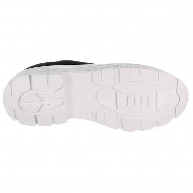 79158 Refresh Zapatilla 79158 REFRESH. Zapatilla de lona con cierre en cordones ajustables y plantilla textil acolchada. Piso y 