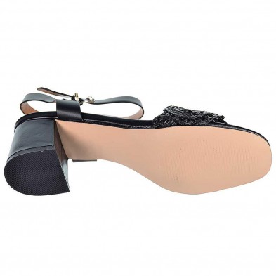 17647 D'Angela Sandalia 17647 DANGELA. Sandalia de rafia y cierre de pulsera con hebilla ajustable. Tacón ancho con altura de 5c