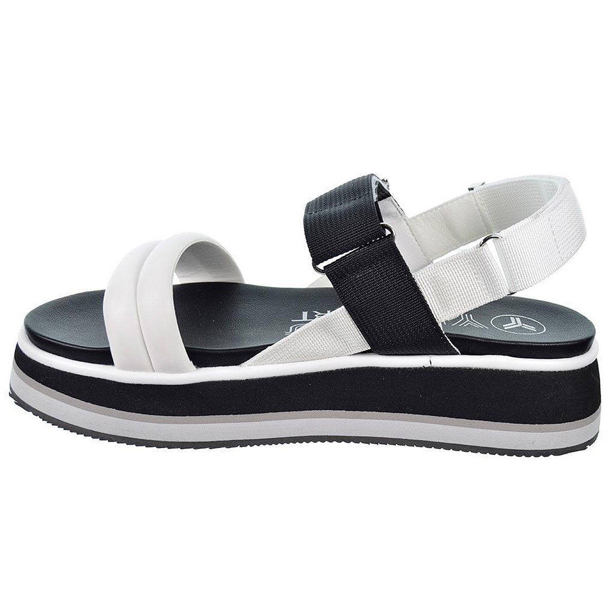 Lis Yumas Sandalia Plataforma LIS YUMAS SANDALIA PLATAFORMA. Fabricado en piel y textil con velcro regulable en talón y empeine. Lis Yumas Sandalia Plataforma LIS YUMAS SANDALIA PLATAFORMA. Fabricado en piel y textil con velcro regulable en talón y empeine.