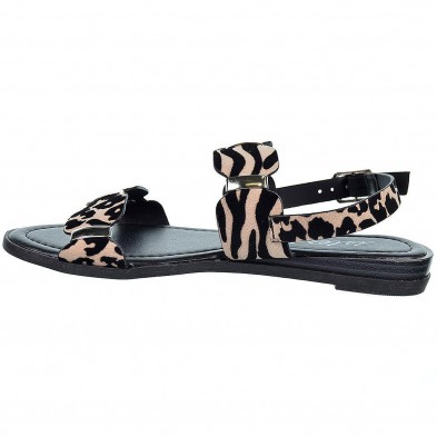22076 Isteria Sandalia 22076 ISTERIA SANDALIA textil animal print, cierre con hebilla, plantilla acolchada en sintético y piso d 22076 Isteria Sandalia 22076 ISTERIA SANDALIA textil animal print, cierre con hebilla, plantilla acolchada en sintético y piso d