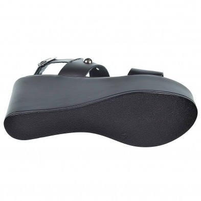 4741 Isteria Sandalia Sandalia de piel, cierre con hebilla regulable. Plantilla acolchada muy confortable. Piso cuña de poliuret 4741 Isteria Sandalia Sandalia de piel, cierre con hebilla regulable. Plantilla acolchada muy confortable. Piso cuña de poliuret