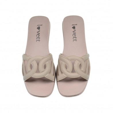 K22039 Kelara Zueco Sandalia tipo zuezo, fabricada en goma con suela antideslizante. Un original diseño para disfrutar los días 