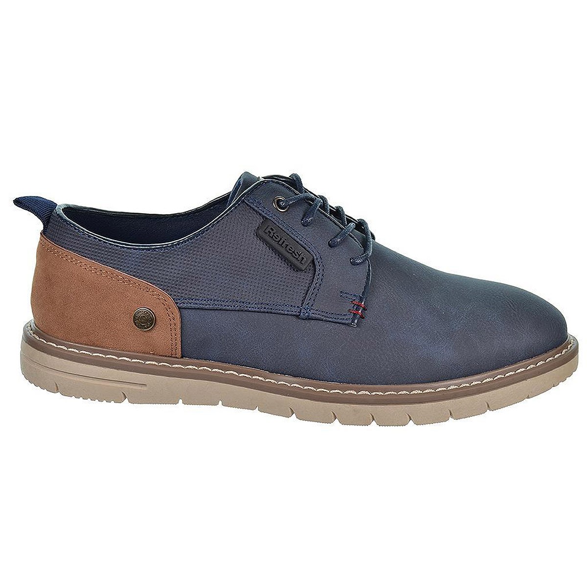 170226 Refresh Zapato Zapato sintético, forro textil y plantilla acolchada. Cierre en cordones ajustables y piso con suela de go