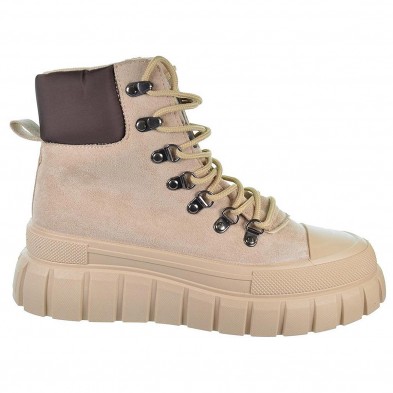 22207 Isteria Botín Botín en antelina y forrado interior textil. Cierre en cordones ajustables. Piso con plataforma de goma anti