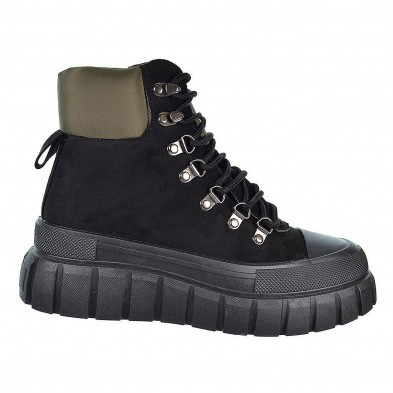 22207 Isteria Botín Botín en antelina y forrado interior textil. Cierre en cordones ajustables. Piso con plataforma de goma anti 22207 Isteria Botín Botín en antelina y forrado interior textil. Cierre en cordones ajustables. Piso con plataforma de goma anti