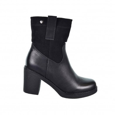 22231 Isteria Botín Botín en antelina y sintético. Forro en textil acolchado y cierre con cremallera interior. Piso de goma anti