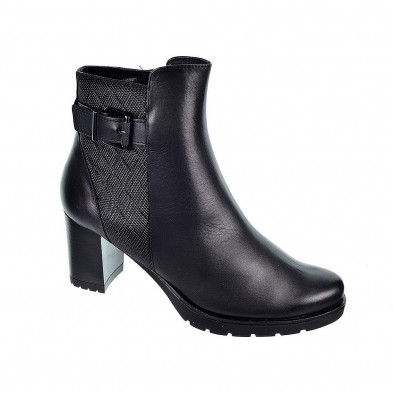 Leury11 Desireé Botín Botín de piel con forro textil Dry Adsorber, plantilla acolchada. Cierre con cremallera lateral. Suela ant Leury11 Desireé Botín Botín de piel con forro textil Dry Adsorber, plantilla acolchada. Cierre con cremallera lateral. Suela ant