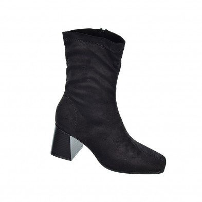 22225 D´Angela Botín Botín en antelina con licra, cierre con cremallera interior para un calze perfecto. Piso de caucho con tacó