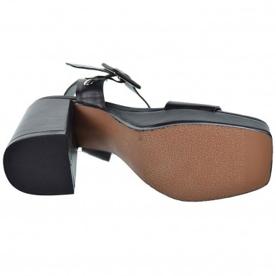 22305 Isteria Sandalia Sandalia de fiesta. Sintética con cierre en hebilla regulable. Piso con plataforma forrada de 4cm aprox. 