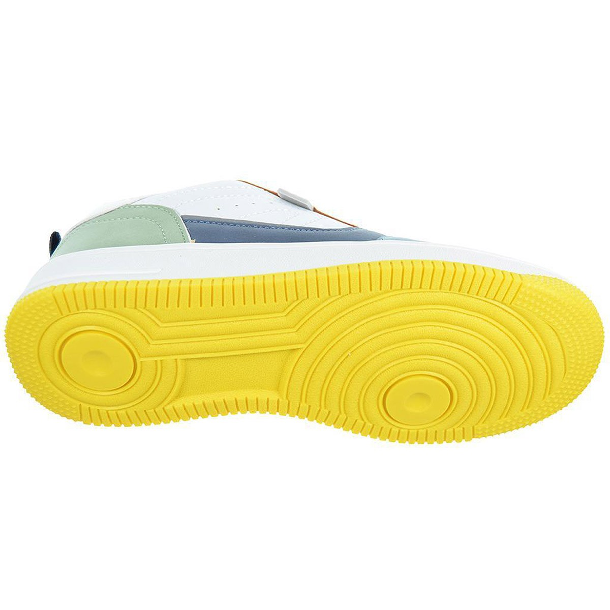 150443 Xti Kids Sneaker Zapatilla Sneaker en sintético. Cierre en cordones, forro y plantilla textil acolchados. Suela de caucho