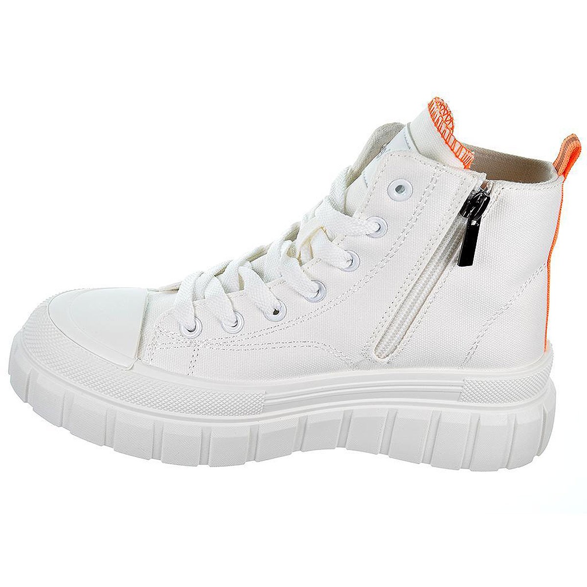 170791 Refresh Zapatilla tipo Botín de lona. Cordones y plantilla textil acolchada. Piso y puntera de goma antideslizante.