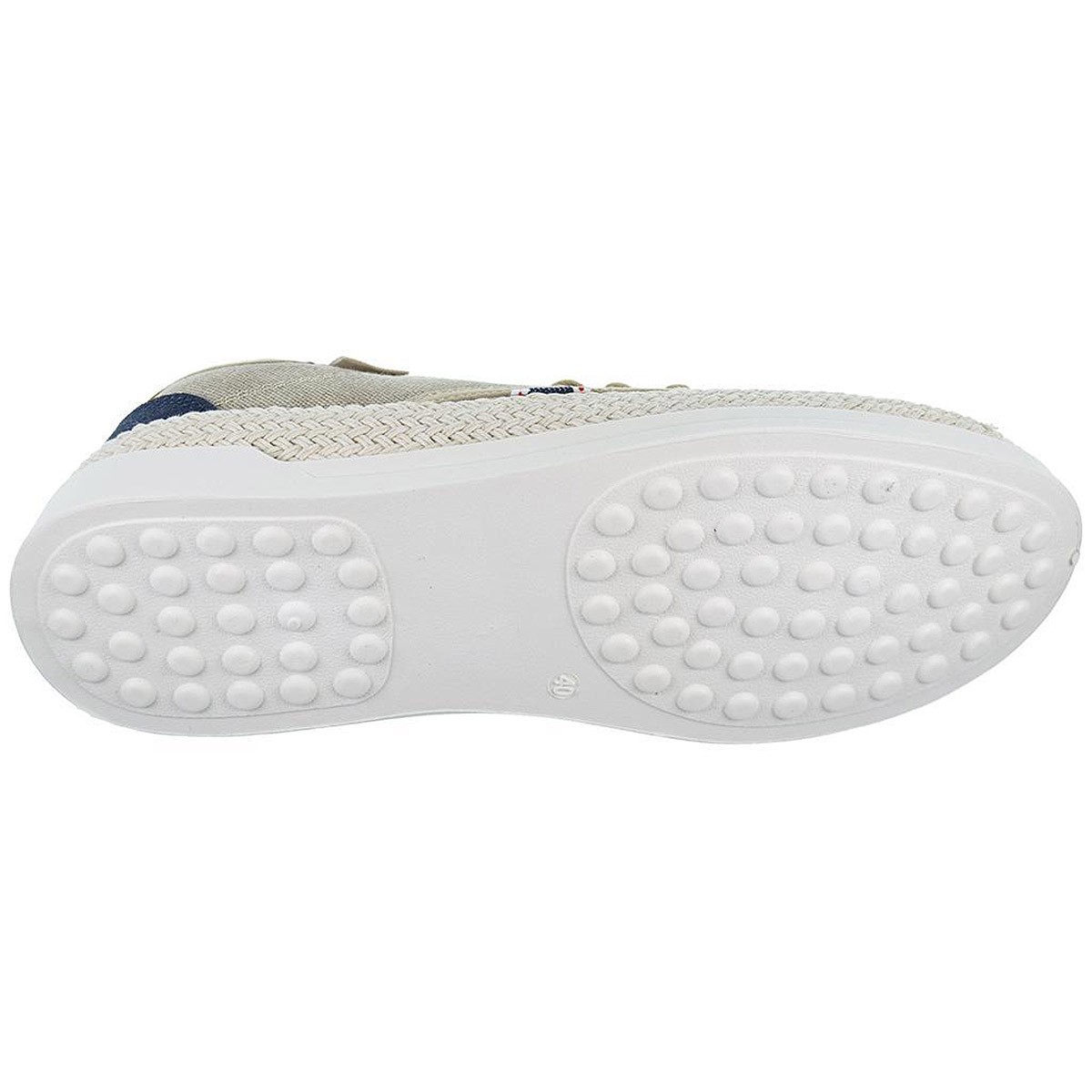 Zapatilla de lona Forro interior y plantilla textil acolchado. Cordones ajustables. Suela de caucho y revestimiento en yute. Zapatilla de lona Forro interior y plantilla textil acolchado. Cordones ajustables. Suela de caucho y revestimiento en yute.