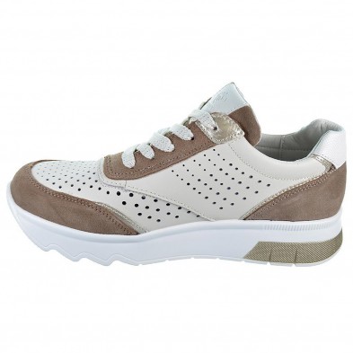 23301 Amarpies Zapato Casual de mujer en piel perforada. Plantilla acolchada confort extraíble 23301 Amarpies Zapato Casual de mujer en piel perforada. Plantilla acolchada confort extraíble