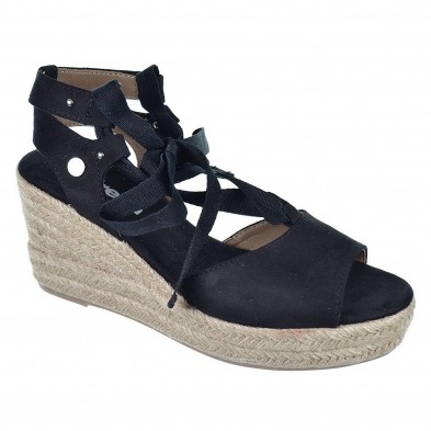 170771 Refresh Sandalia en antelina. cintas. Forro textil y plantilla acolchada. plataforma con cuña. forro yute. Antideslizante