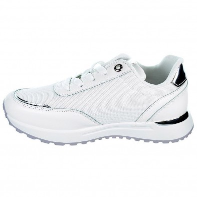 23022 D´angela Sneaker sintético. Forro textil y plantilla textil acolchada. Con cordones. Piso de goma muy ligero y flexible