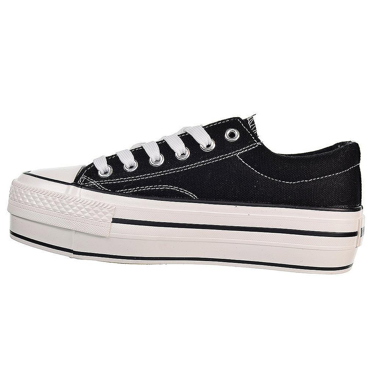 21453 DNG Zapatilla de lona. Forro textil. Cierre en cordones. Piso con plataforma y puntera de goma antideslizante. Bambas