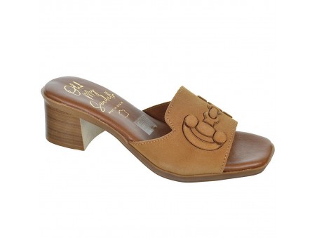 Oh! My Sandals Zueco en piel serraje Plantilla piel acolchada, muy confortable. Suela antideslizante, con tacón de 4,5cm Oh! My Sandals Zueco en piel serraje Plantilla piel acolchada, muy confortable. Suela antideslizante, con tacón de 4,5cm
