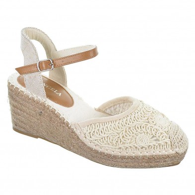 23085 D´Angela Alpargata textil trenzada, cierre en pulsera. Plantilla acolchada. Piso en yute con cuña de 7cm. Antideslizante. 23085 D´Angela Alpargata textil trenzada, cierre en pulsera. Plantilla acolchada. Piso en yute con cuña de 7cm. Antideslizante.