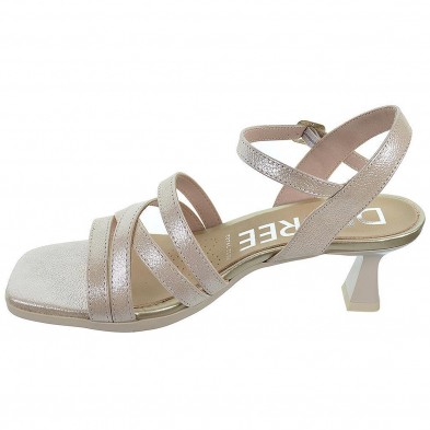 Alia7 Desireé Sandalia en piel con Tiras. cierre en pulsera con hebilla. Plantilla acolchada transpirable y ergonómica. Tacón