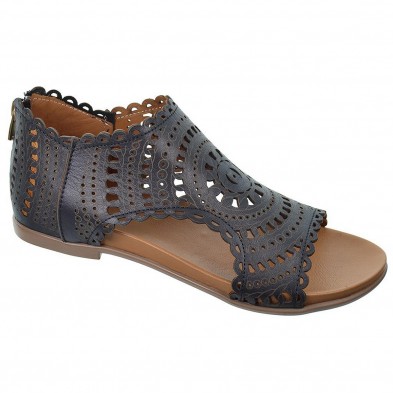 Top3 Sandalia piel perforada cierre en talón con cremallera y planta muy confortable. Piso de goma muy flexible antideslizante.