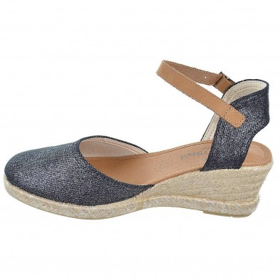 30084 Mediterranea Alpargata textil. Cierre en pulsera con hebilla. Plantilla acolchada. Piso cuña en yute antideslizante. 30084 Mediterranea Alpargata textil. Cierre en pulsera con hebilla. Plantilla acolchada. Piso cuña en yute antideslizante.