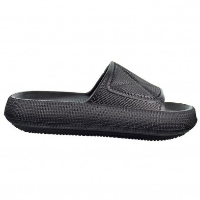 K23033 Kelara Zueco en goma muy confortable y ligero. Un original diseño para disfrutar los días de playa y piscina.