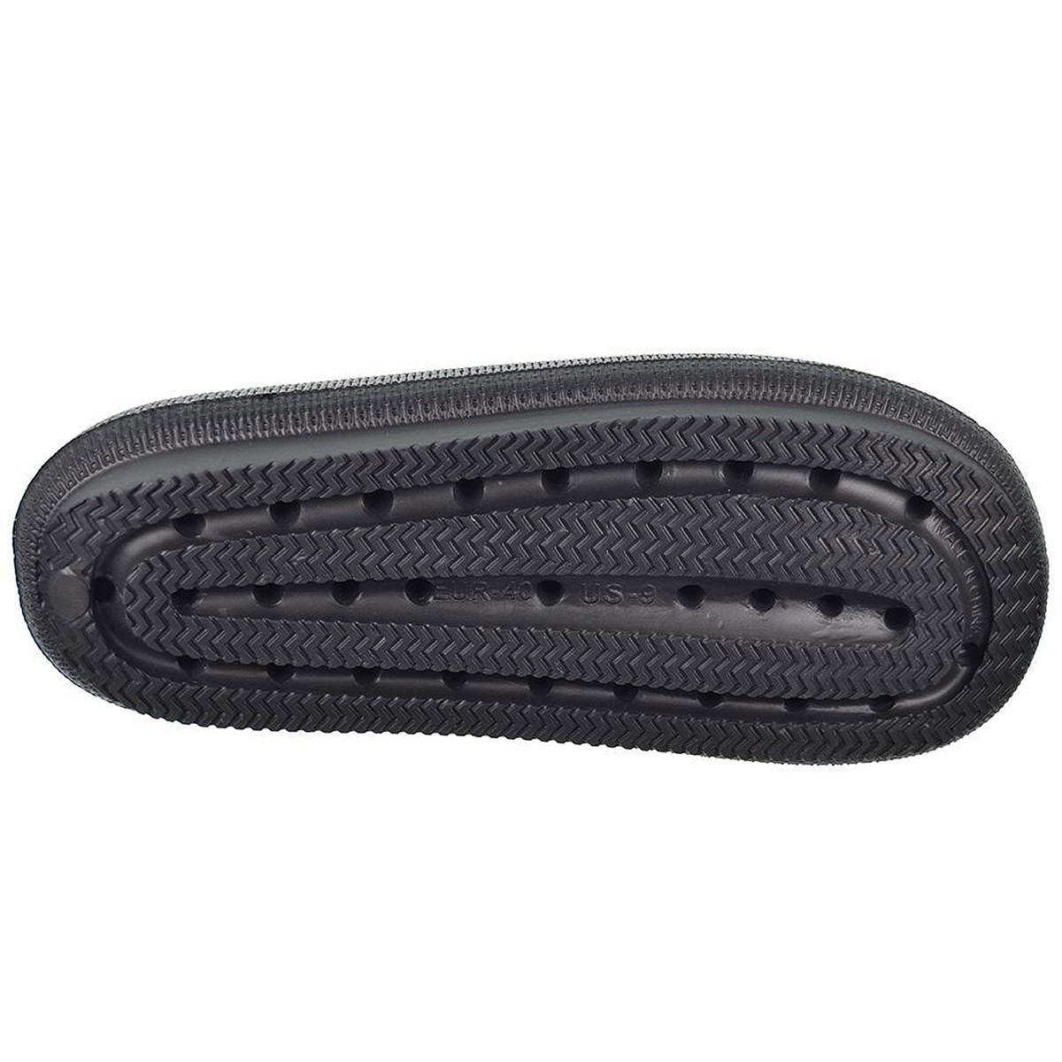 K23033 Kelara Zueco en goma muy confortable y ligero. Un original diseño para disfrutar los días de playa y piscina.