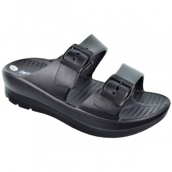 K23038 Kelara Zueco de goma muy ligero y flexible, con doble hebilla regulable. Para disfrutar los días de playa y piscina. 2