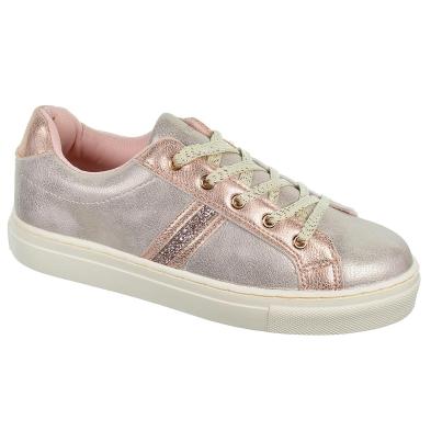 2412 Crecendo Sneaker sintético metalizado. Forro y plantilla textil acolchado. Cordones Piso de goma antideslizante. 2412 Crecendo Sneaker sintético metalizado. Forro y plantilla textil acolchado. Cordones Piso de goma antideslizante.
