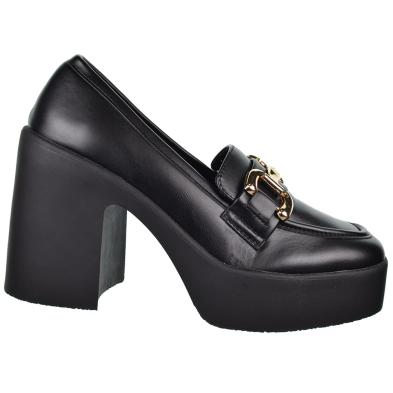 23231 Isteria Zapato Mocasín  sintético y forro textil. Piso de goma, tacón ancho de 10,5cm y plataforma de 3cm.