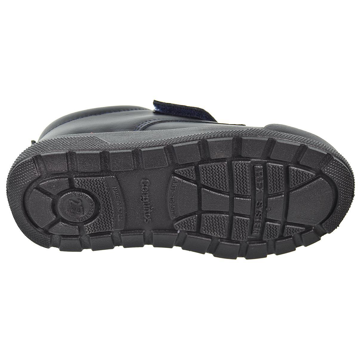 Zapato de piel lavable. Velcro, forro textil y plantilla extraíble antibacteriana. Suela ultrarresistente y antideslizante.