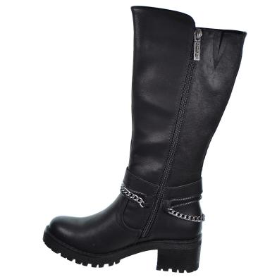 170185 Refresh Bota sintético, forro en textil. Cierre con cremallera interior y detalle con correa y cadena. antideslizante.