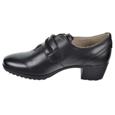 Zapato piel, forro textil, velcro , suela goma antideslizante, tacón 4cm. Modernos y cómodos, ideales para pies delicados.