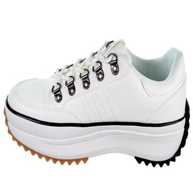 Soira Yumas zapato Sneaker microfibra, forro textil y plantilla confort látex. cordones. suela de goma antideslizante.